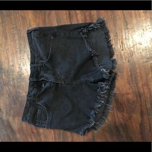 Forever 21 cropped black jean shorts size 28